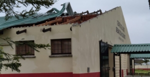 CVP apoia reparação dos estragos provocados pelo  Ciclone Eloise no Centro de Saúde Urbano de Macurungo, Beira